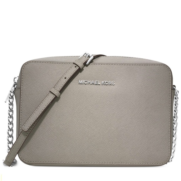 MICHAEL Michael Kors Handbags - EUC Michael Kors Leather Jet Set Large East West Pearl Gray Crossbody